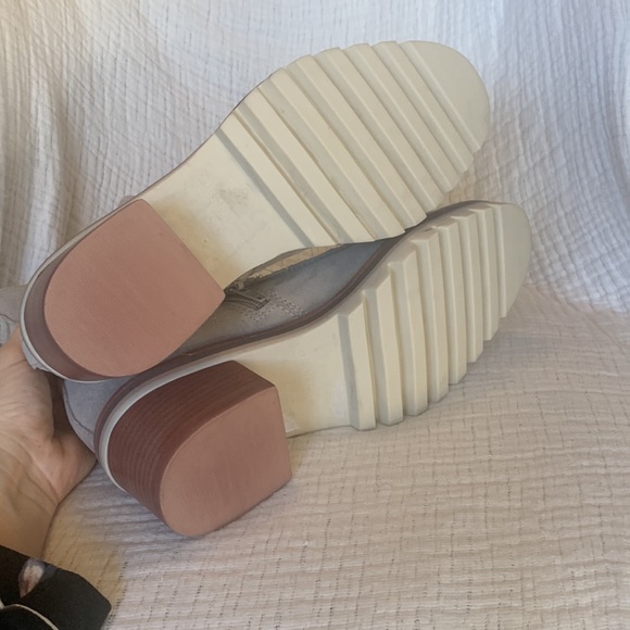 NWOT - Bernardo Sonja Leather Lug Boots - Picture 10 of 11